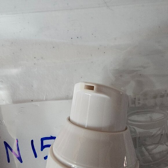 NIRA MOISTURE LOCK AND NIRA YOUTH RENEWAL PEPTIDE CREAM - Picture 2 of 5